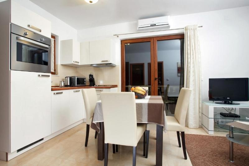Apartments Tisno - Villa Mare Ngoại thất bức ảnh