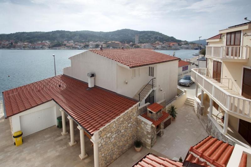Apartments Tisno - Villa Mare Ngoại thất bức ảnh