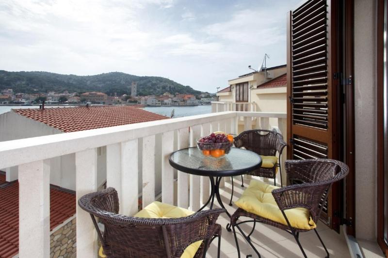Apartments Tisno - Villa Mare Ngoại thất bức ảnh