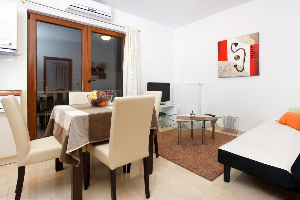 Apartments Tisno - Villa Mare Phòng bức ảnh