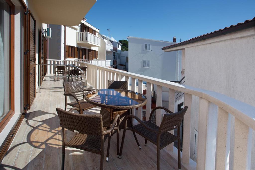 Apartments Tisno - Villa Mare Phòng bức ảnh